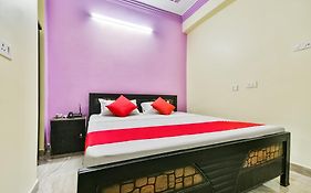 Hotel O Royal Palace