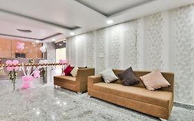 Hotel O Royal Palace